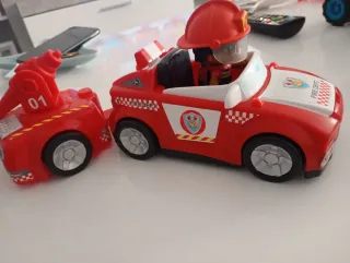 Camión de bomberos de juguete con figura Pinypon