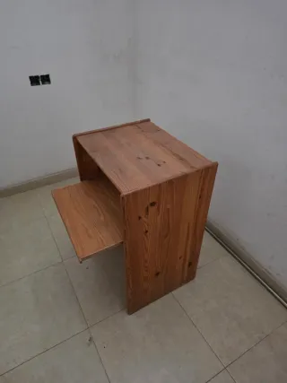 Escritorio de madera para ordenador