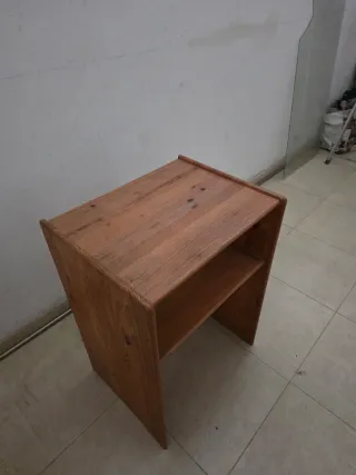 Escritorio de madera para ordenador