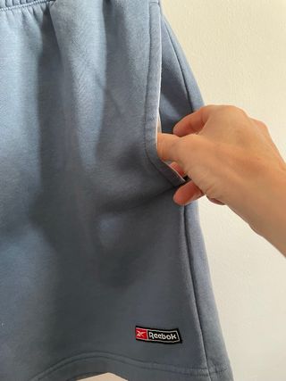 Pantalón corto deportivo Reebok azul grisáceo