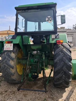 Tractor John Deere 3140 Super