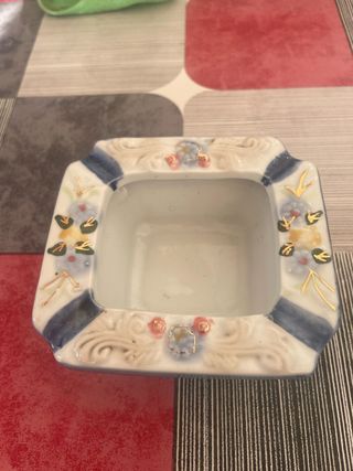 Cenicero vintage porcelana flores doradas