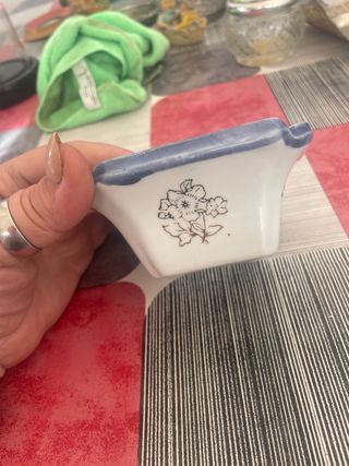 Cenicero vintage porcelana flores doradas