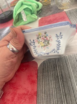 Cenicero vintage porcelana flores doradas