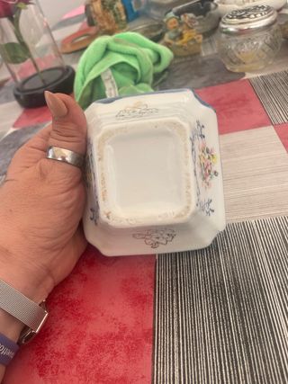 Cenicero vintage porcelana flores doradas