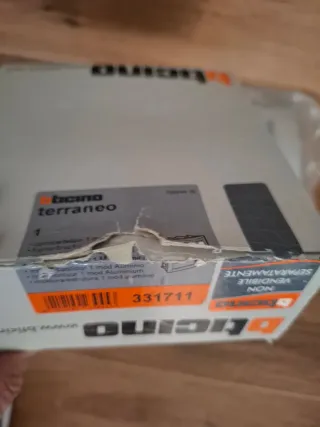 Bticino 331711 +scatola +cornice +telaio + placca