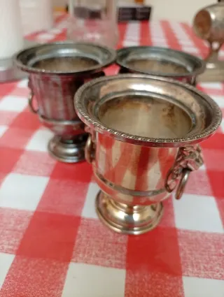 Juego 3 copas pequeñas metal plateado