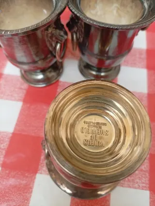 Juego 3 copas pequeñas metal plateado