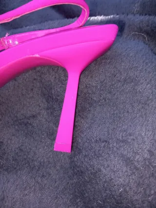 Zapatos de tacón, rosa chicle o fucsia intenso