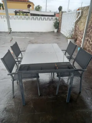 Mesa y 4 Sillas Terraza Cristal Metal