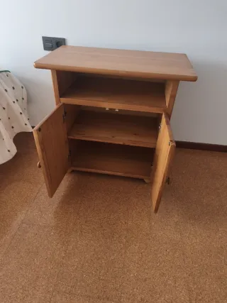 Mueble de madera para TV madera pino