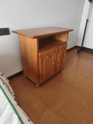 Mueble de madera para TV madera pino