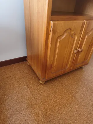 Mueble de madera para TV madera pino