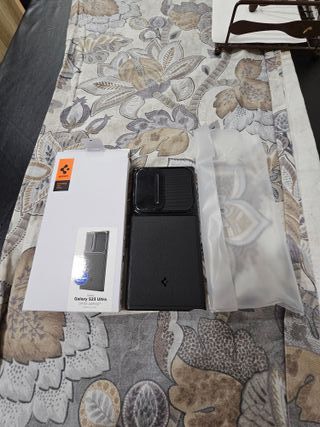 Funda Spigen para Galaxy S23 Ultra