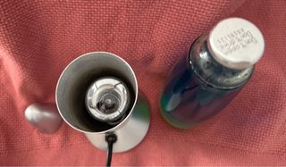 Lámpara de lava azul y verde