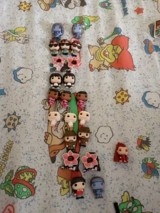 Kinder Joy Stranger Things Figuras