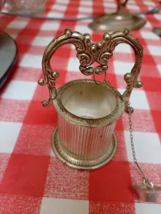 Pozo decorativo metal plateado