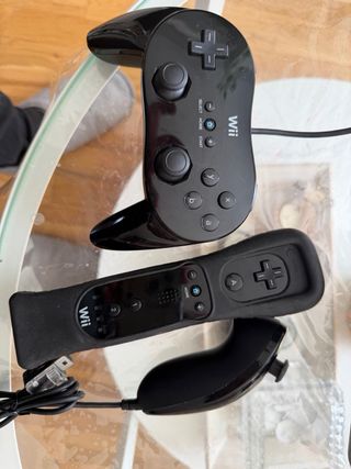 Consola Nintendo Wii U Negra + Accesorios