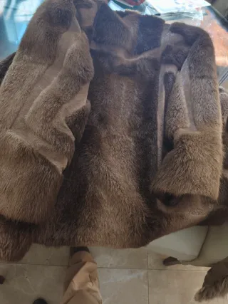 Chaquetón pelo suave beige y marrón