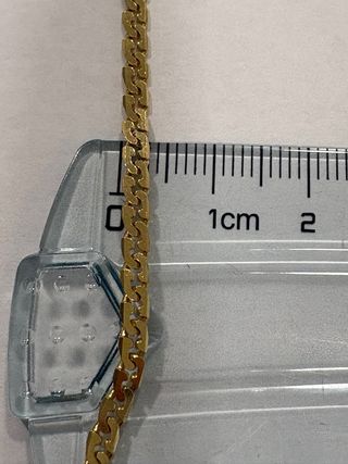 Cadena de oro plana