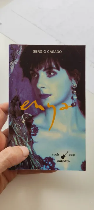 ENYA : Libro Sergio Casado Ed. Cátedra