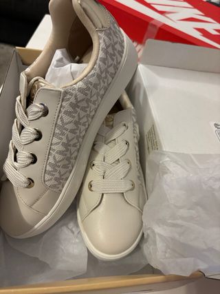 Zapatillas Michael Kors Beige Mujer