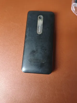 Telefono cellulare Nokia 301. Completo. Libero.