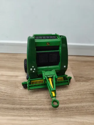 Trattore John Deere 854 giocattolo