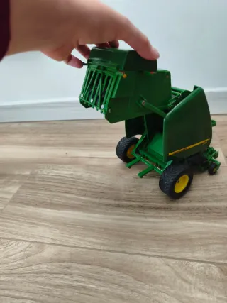 Trattore John Deere 854 giocattolo