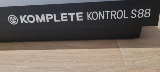 Teclado Controlador MIDI Komplete control MkII