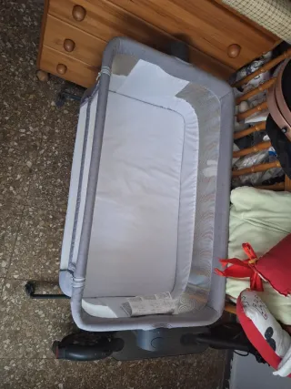 Minicuna colecho gris y blanca