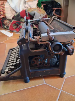 Máquina de escribir Underwood antigua