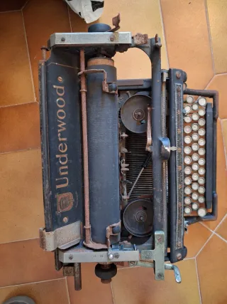 Máquina de escribir Underwood antigua