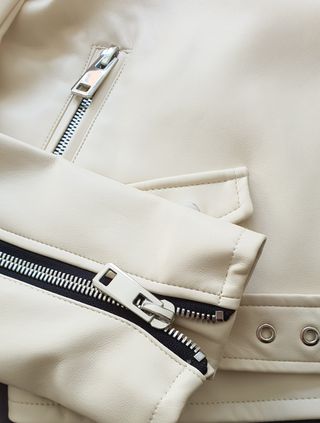 Biker Mango Efecto Piel Beige