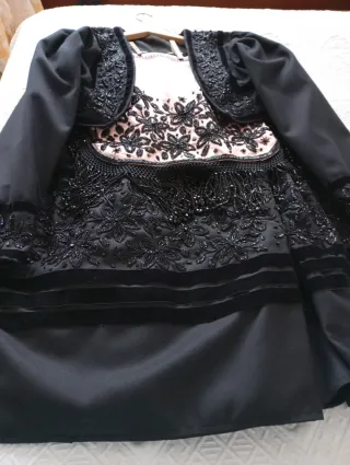 Traje de llanisca y porruano