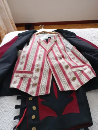 Traje de llanisca y porruano