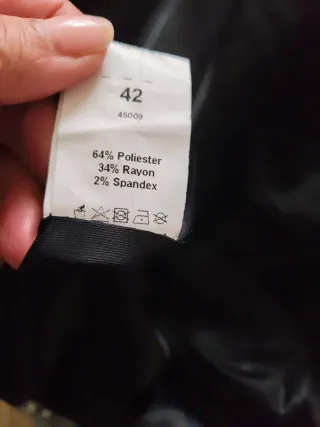 Vestido cuadros y efecto piel