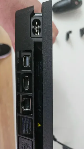 PS4 Slim 1TB + Mando Original Negro V2