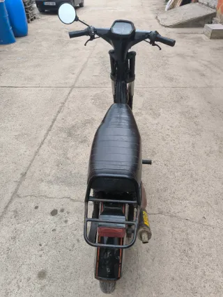 Derbi Variant Star Negra y Dorada