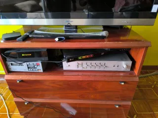 Mueble TV madera y metal