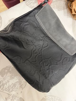 Bolso Tous Negro y Gris Piel y Ante