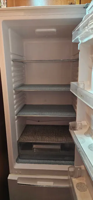 Frigorífico combinado BFC7527SW. PRECIO NEGOCIABLE