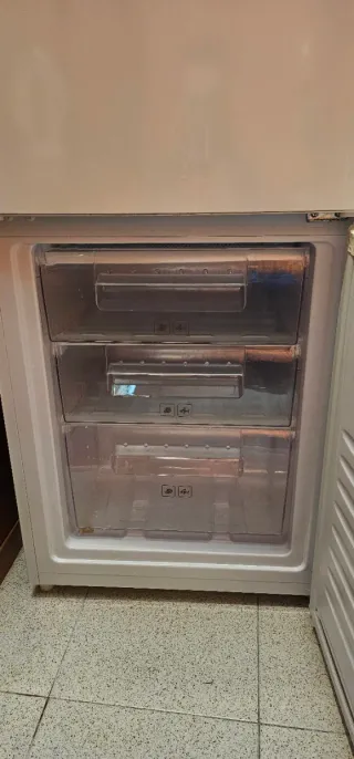 Frigorífico combinado BFC7527SW. PRECIO NEGOCIABLE