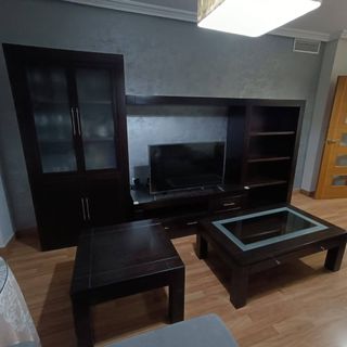 Mueble de comedor Wengué con vitrina