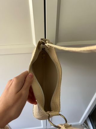 Bolso de hombro beige