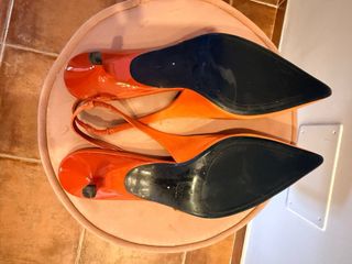 Zapatos destalonados coral tacón kitten muy cómodo