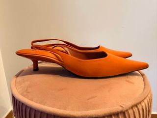 Zapatos destalonados coral tacón kitten muy cómodo