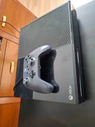 Xbox One Nera con Controller