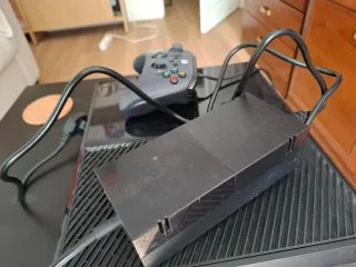 Xbox One Nera con Controller