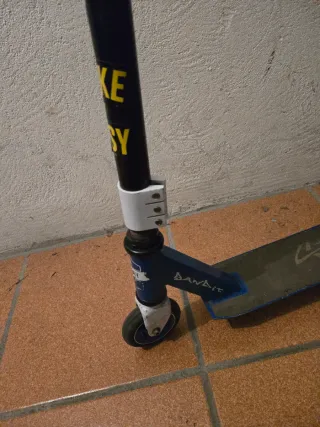 Patinete Story Bandit Negro y Azul